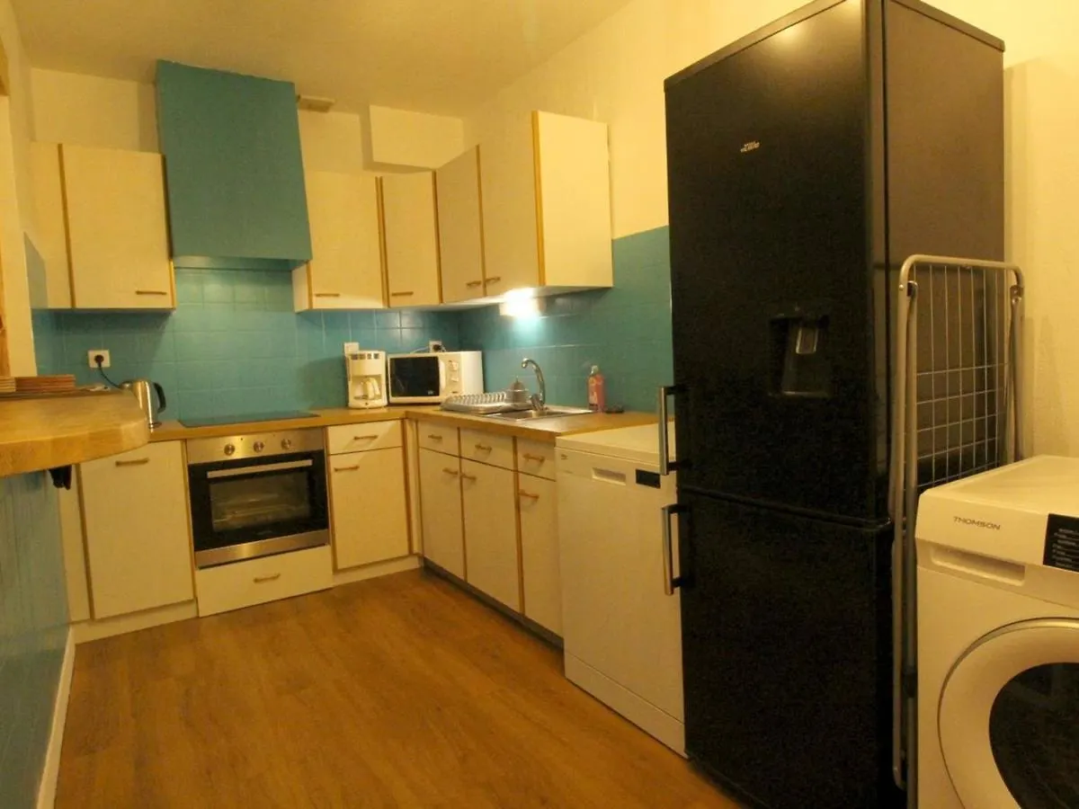 Appartement Tout Confort 3 Pieces Avec Terrasse Et Wifi, Face Aux Thermes De Luchon - Fr-1-313-225 Bagneres-de-Luchon France