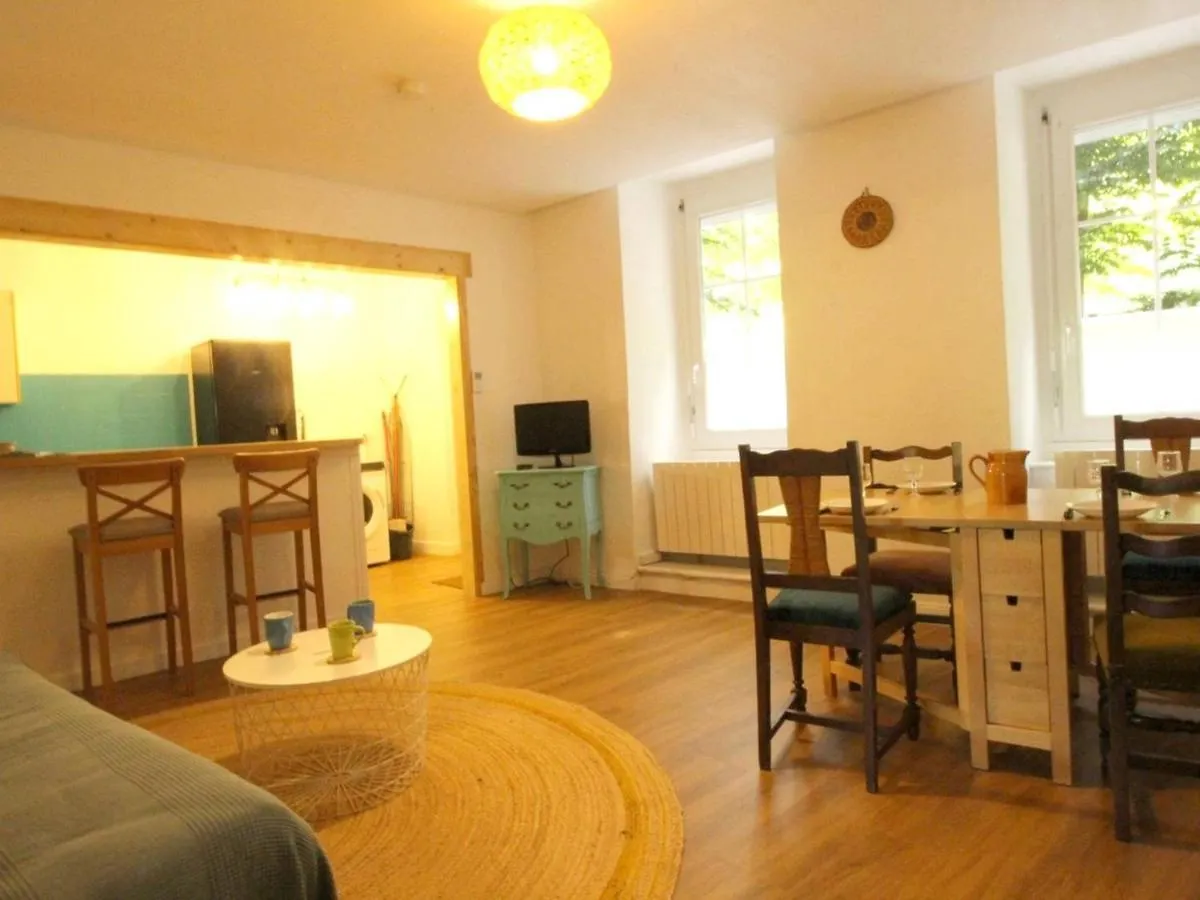Apartment Appartement Tout Confort 3 Pieces Avec Terrasse Et Wifi, Face Aux Thermes De Luchon - Fr-1-313-225 Bagneres-de-Luchon